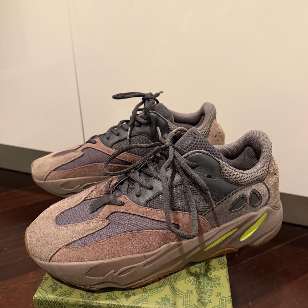 Adidas Yeezy Boost 700 V1